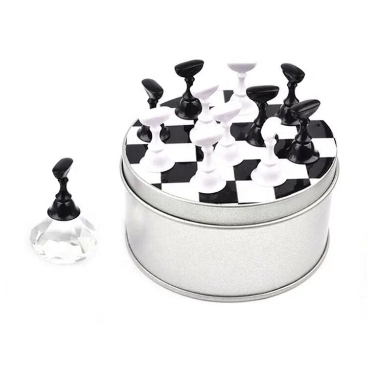 Magnetic Nail Art Holder with 1 Crystal Base In Chessboard Travel Tin