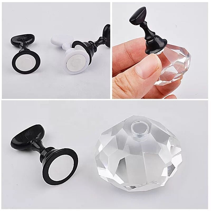 Magnetic Nail Art Holder with 1 Crystal Base In Chessboard Travel Tin